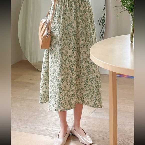 Green Floral MIDI Skirt - Picture 4 of 5